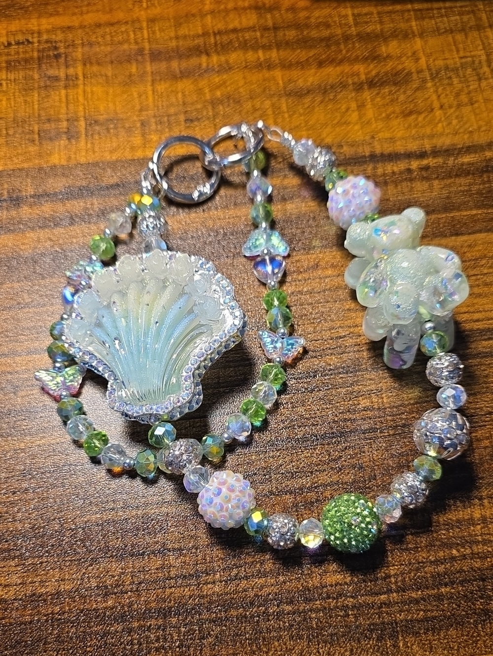Sassified Boutique  Nwt  Handmade Green I bear&Shell Pendant Purse / Phone Chain